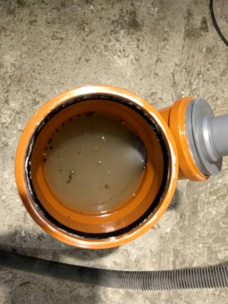 Водяной фильтр к пылесосу из канализационной трубы