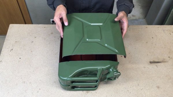 Изготовление мини бара из канистры
