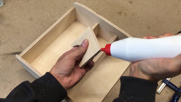 Изготовление мини бара из канистры