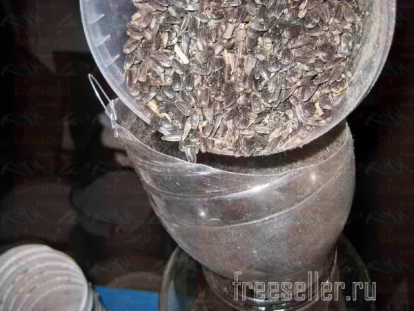 Простая самодельная воронка для сыпучих продуктов