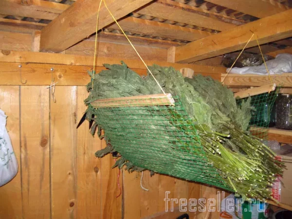 Подвес-гамак из пластиковой сетки для хранения крапивных веников