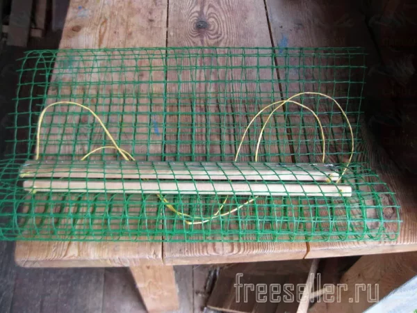 Подвес-гамак из пластиковой сетки для хранения крапивных веников