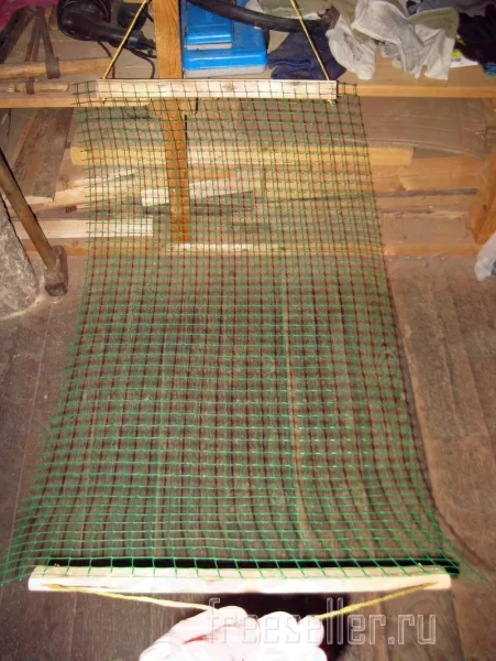 Подвес-гамак из пластиковой сетки для хранения крапивных веников